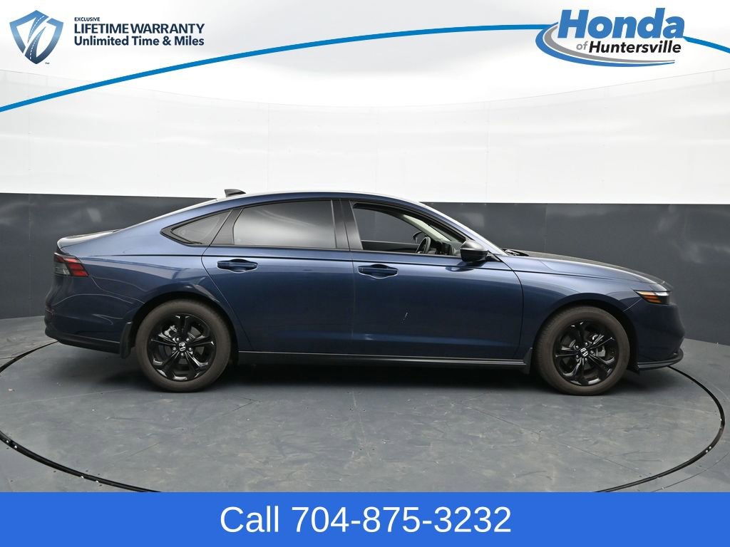 Certified 2025 Honda Accord SE image 9