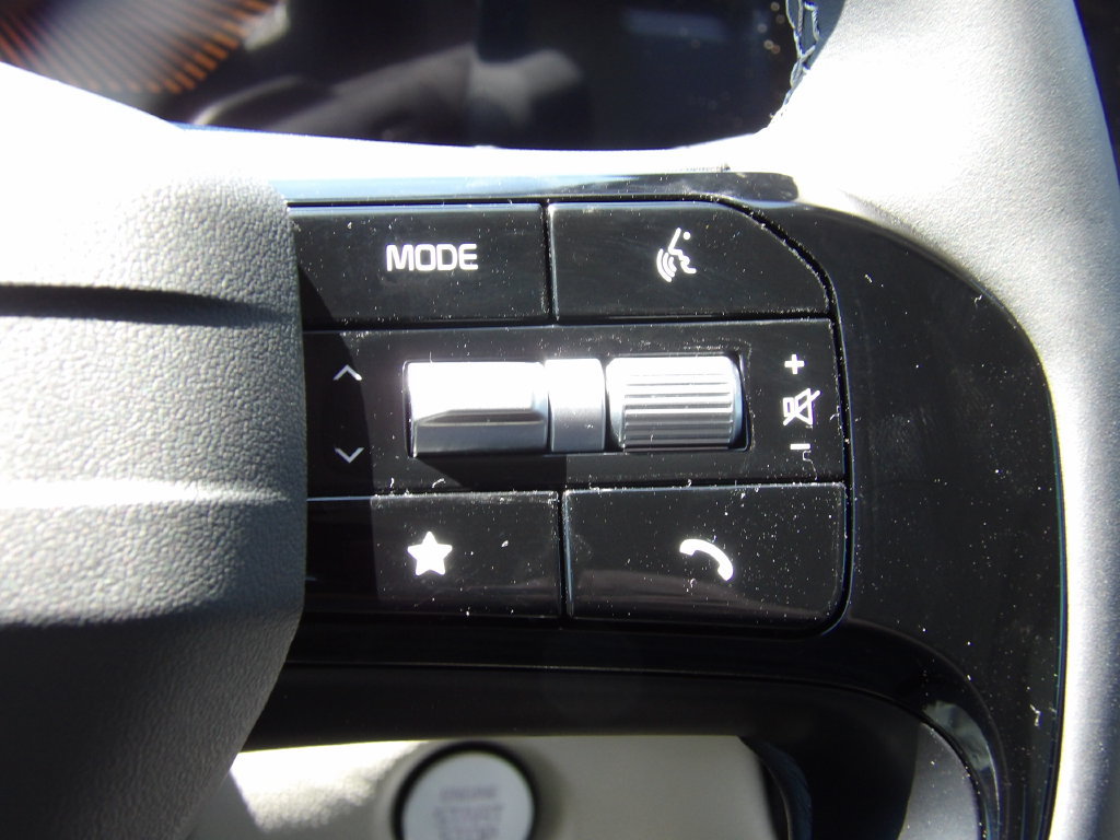 New 2026 Kia Sorento S w/ S Panoramic Sunroof Package FWD image 15