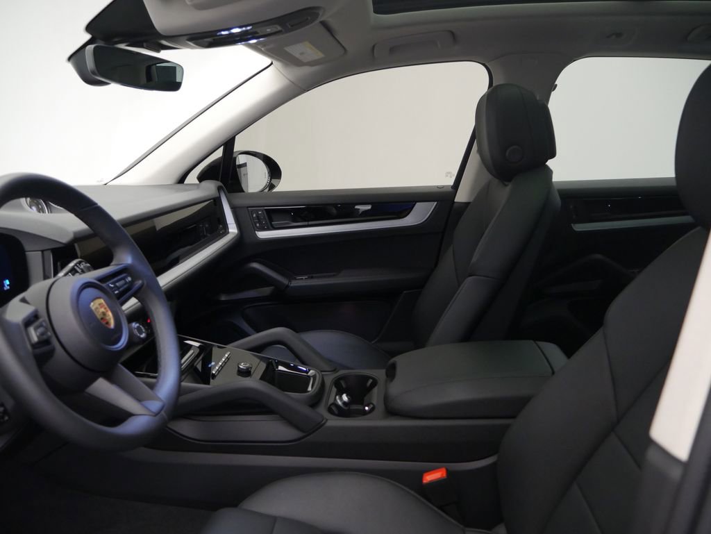 Certified 2024 Porsche Cayenne image 5
