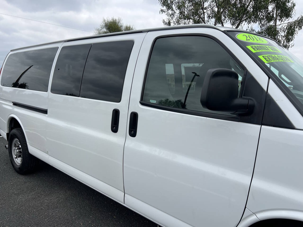 Used 2018 Chevrolet Express 3500 LT w/ LT Preferred Equipment Group RWD image 11