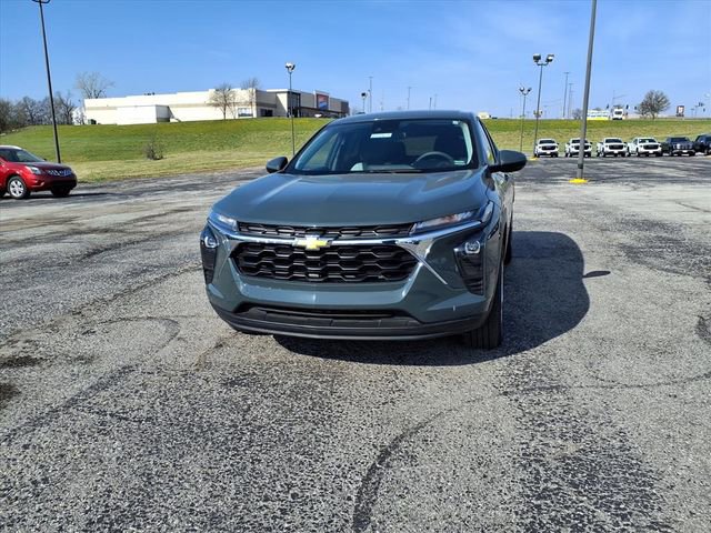 Used 2025 Chevrolet Trax LS w/ LS Convenience Package FWD image 34