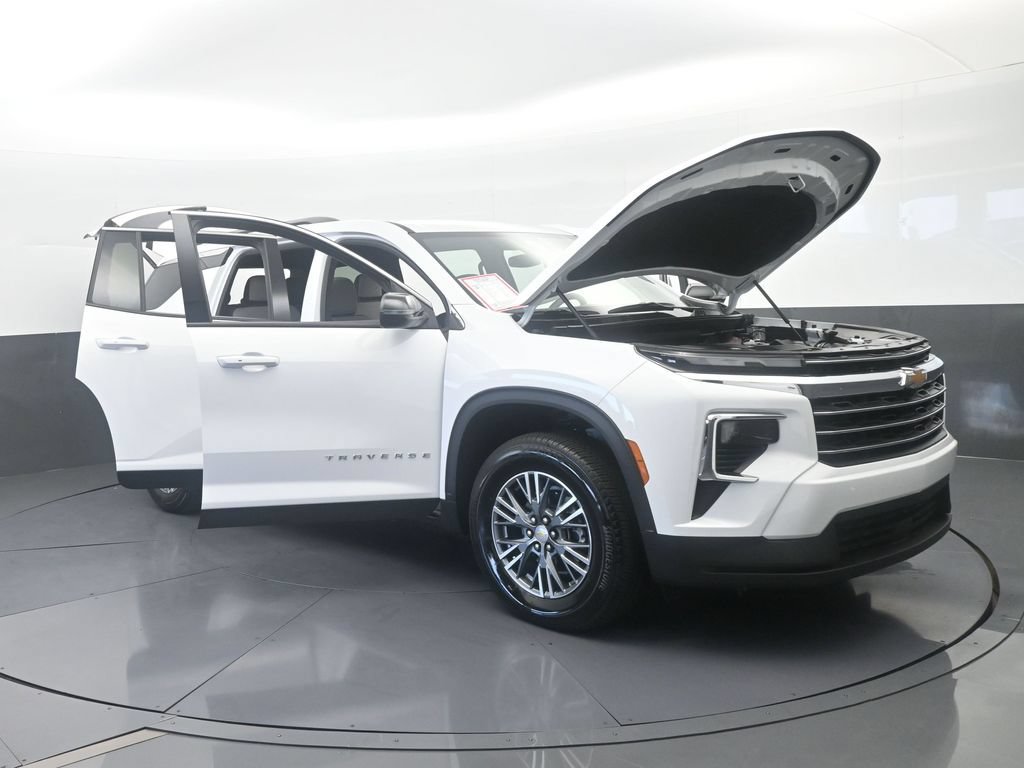 Used 2025 Chevrolet Traverse LT FWD image 75