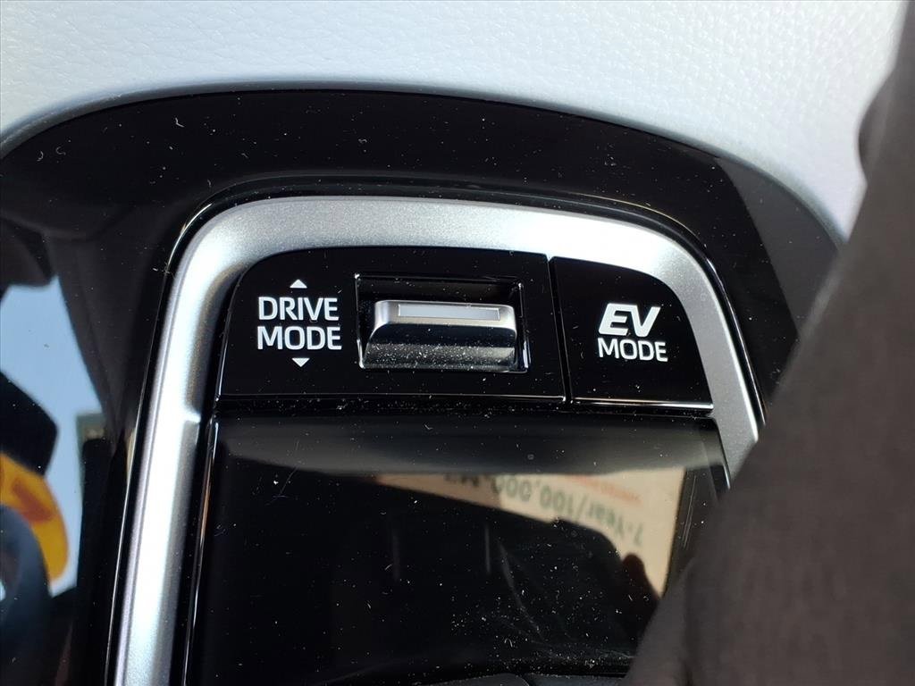 Certified 2024 Toyota Corolla SE image 12