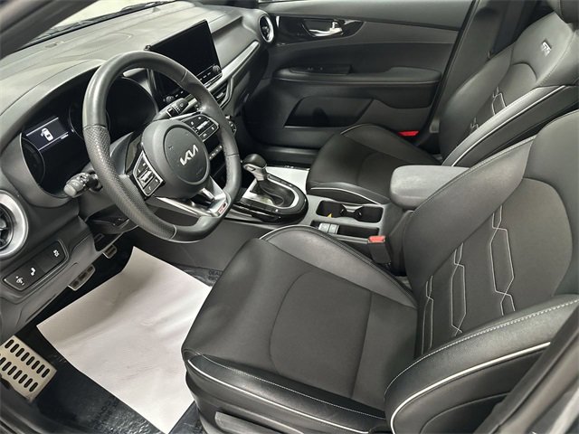 Used 2023 Kia Forte GT-Line w/ GT-Line Premium Package image 15