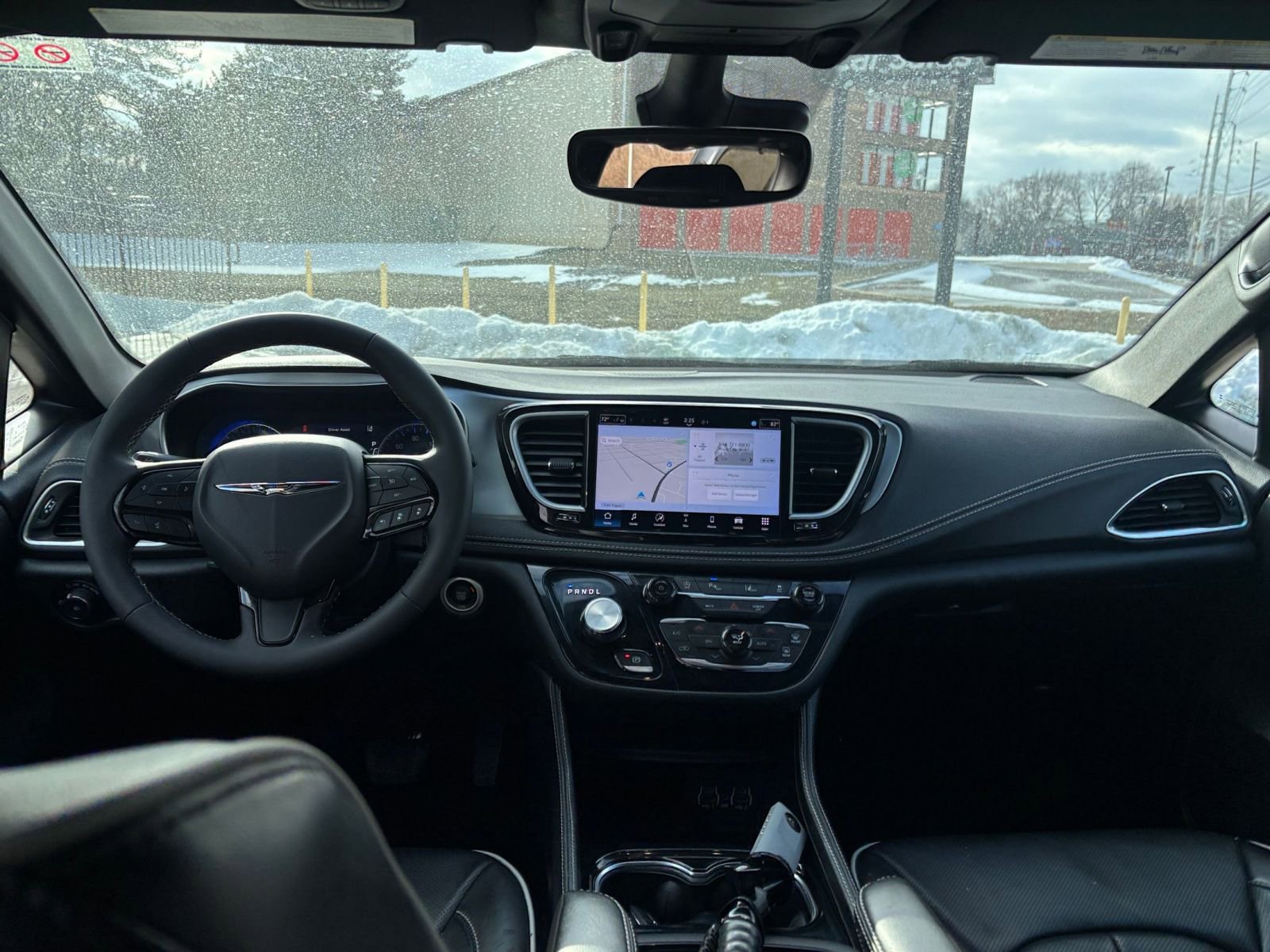 Used 2025 Chrysler Pacifica Limited image 35