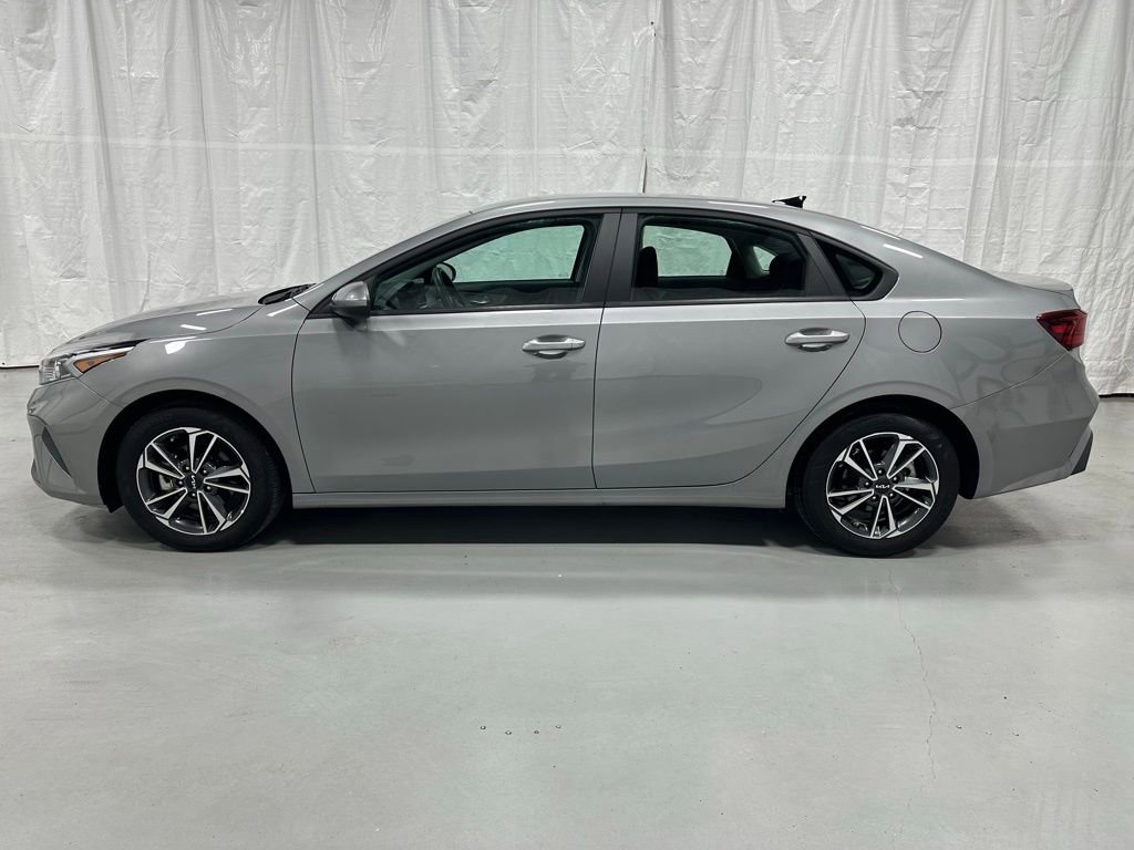 Used 2024 Kia Forte LXS image 4