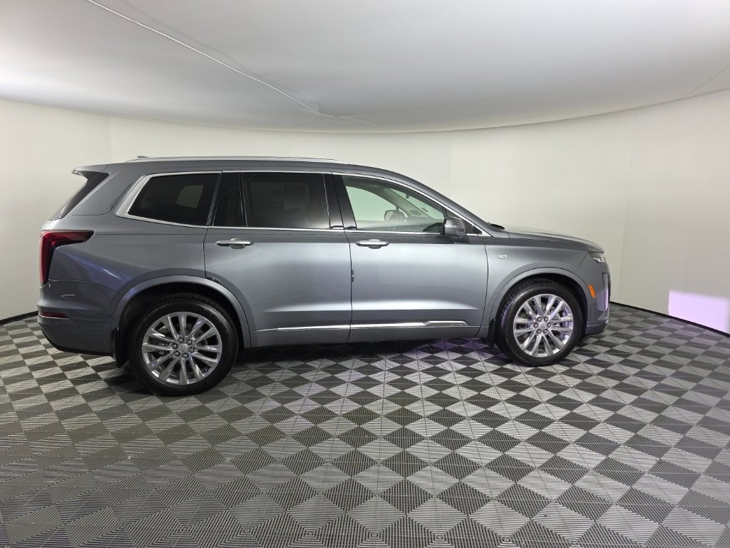 Used 2022 Cadillac XT6 Premium Luxury image 6