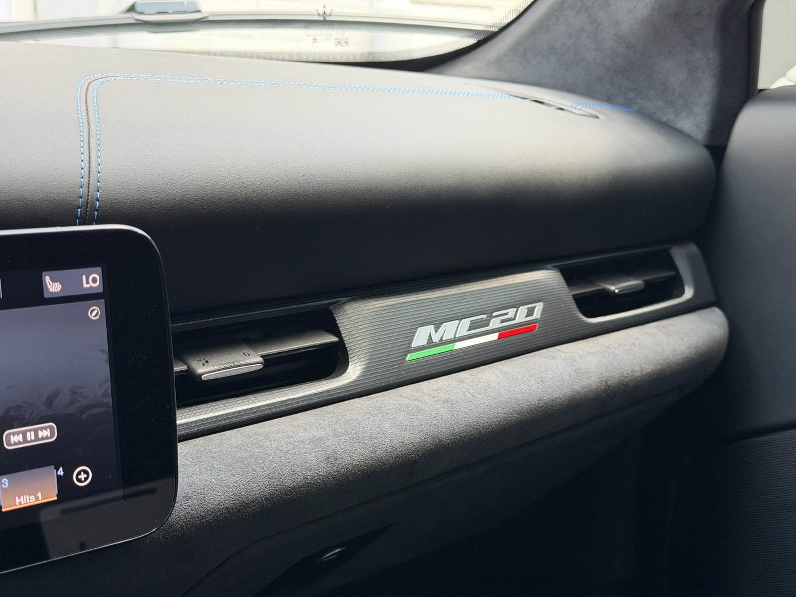 Used 2022 Maserati MC20 Coupe RWD image 28