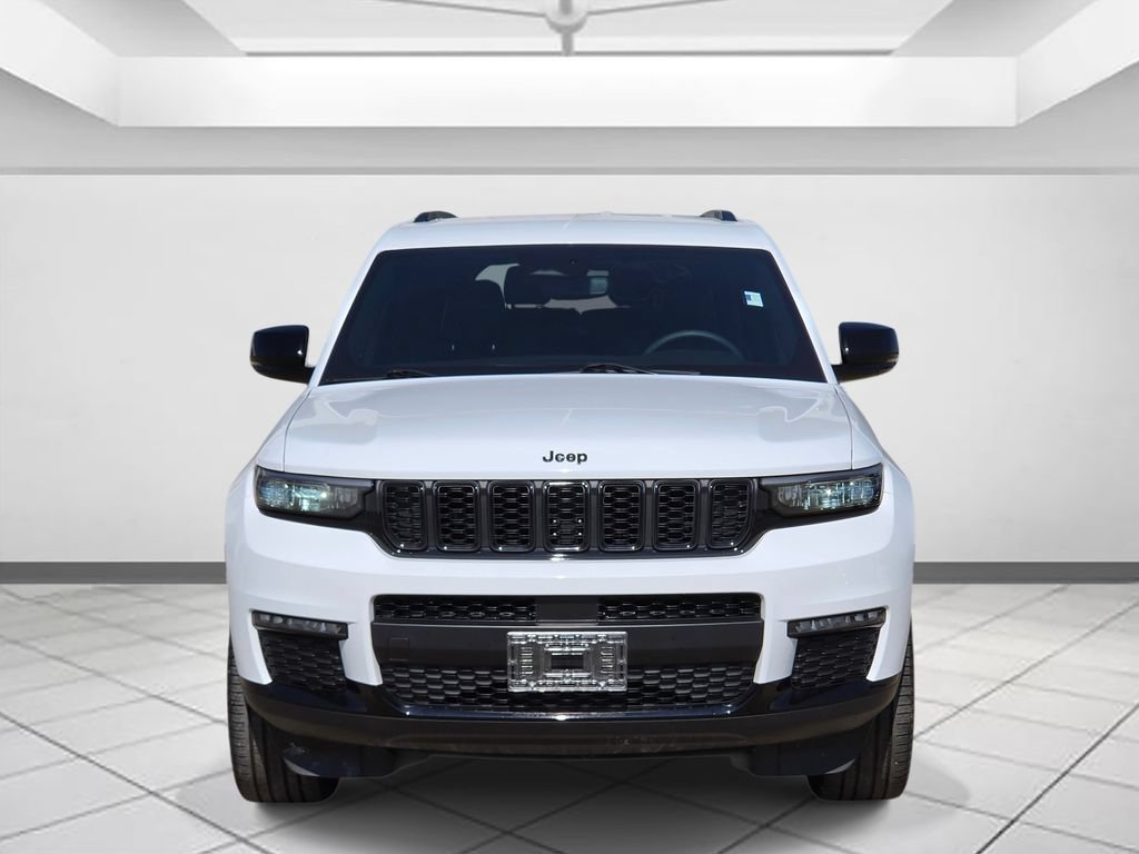 Used 2024 Jeep Grand Cherokee L Limited w/ Black Appearance Package RWD image 2