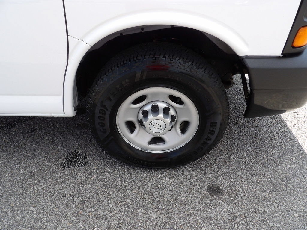 Used 2016 Chevrolet Express 2500 RWD image 54