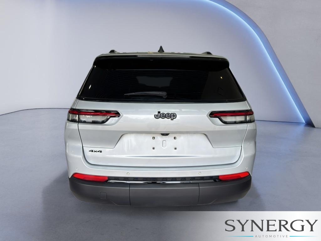 Used 2025 Jeep Grand Cherokee L Laredo AWD/4WD image 6