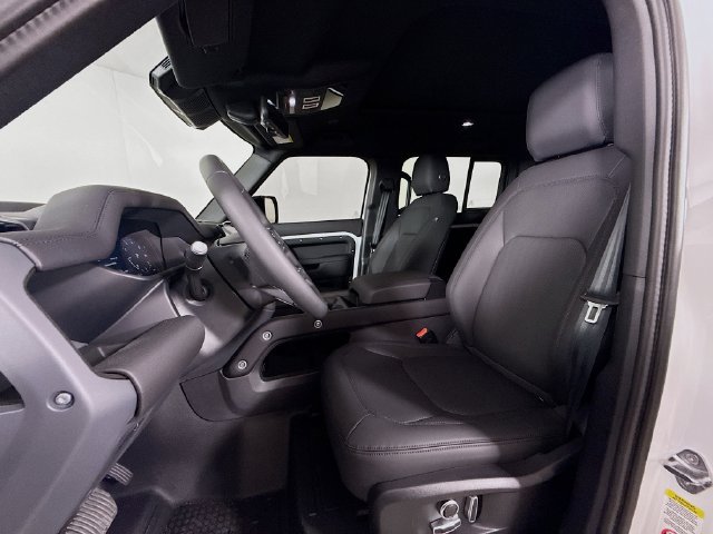 New 2026 Land Rover Defender 130 X-Dynamic SE AWD/4WD image 11