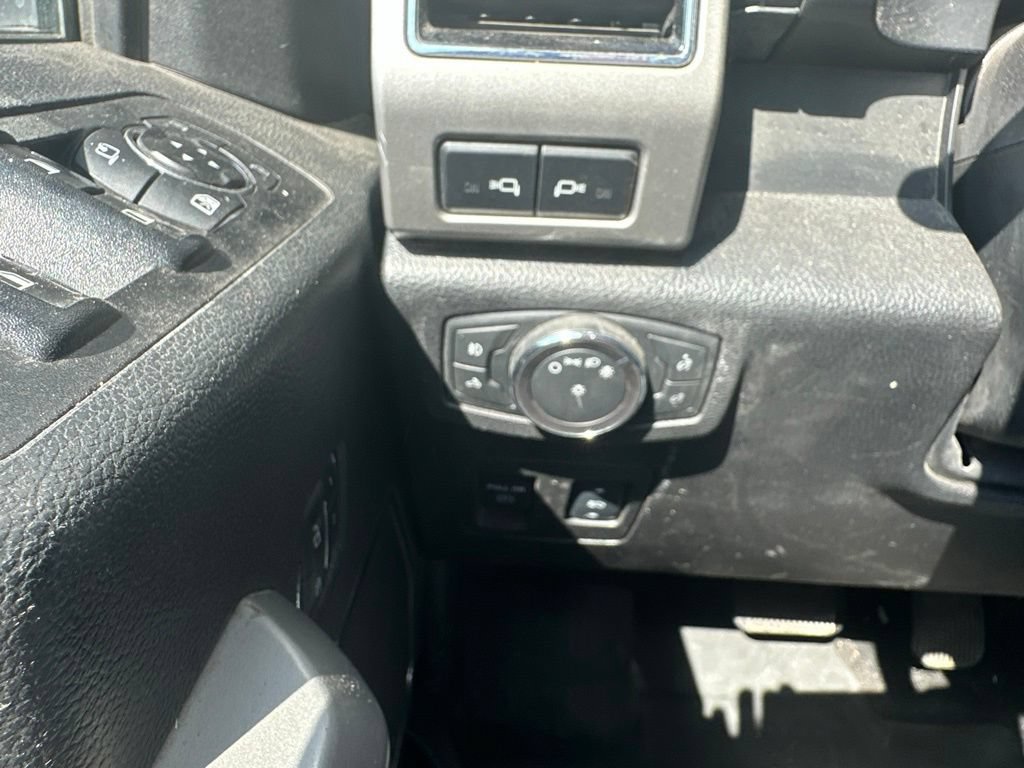 Used 2018 Ford F150 Lariat w/ Equipment Group 502A Luxury AWD/4WD image 33