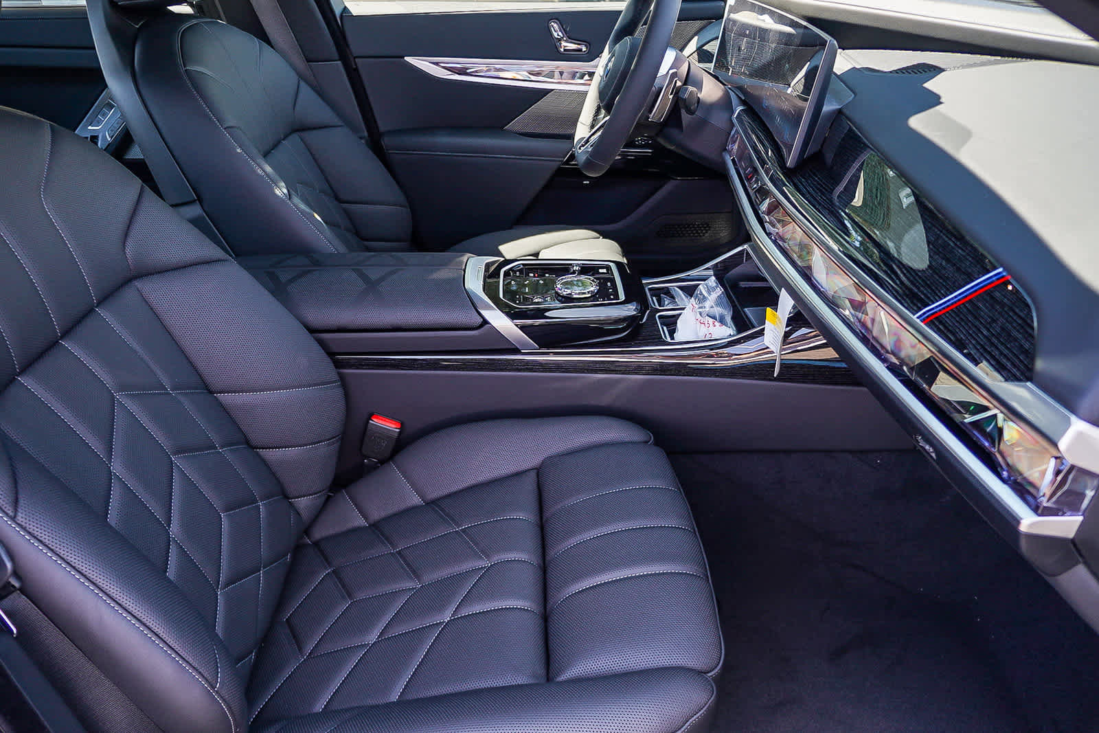 New 2026 BMW 740i image 18