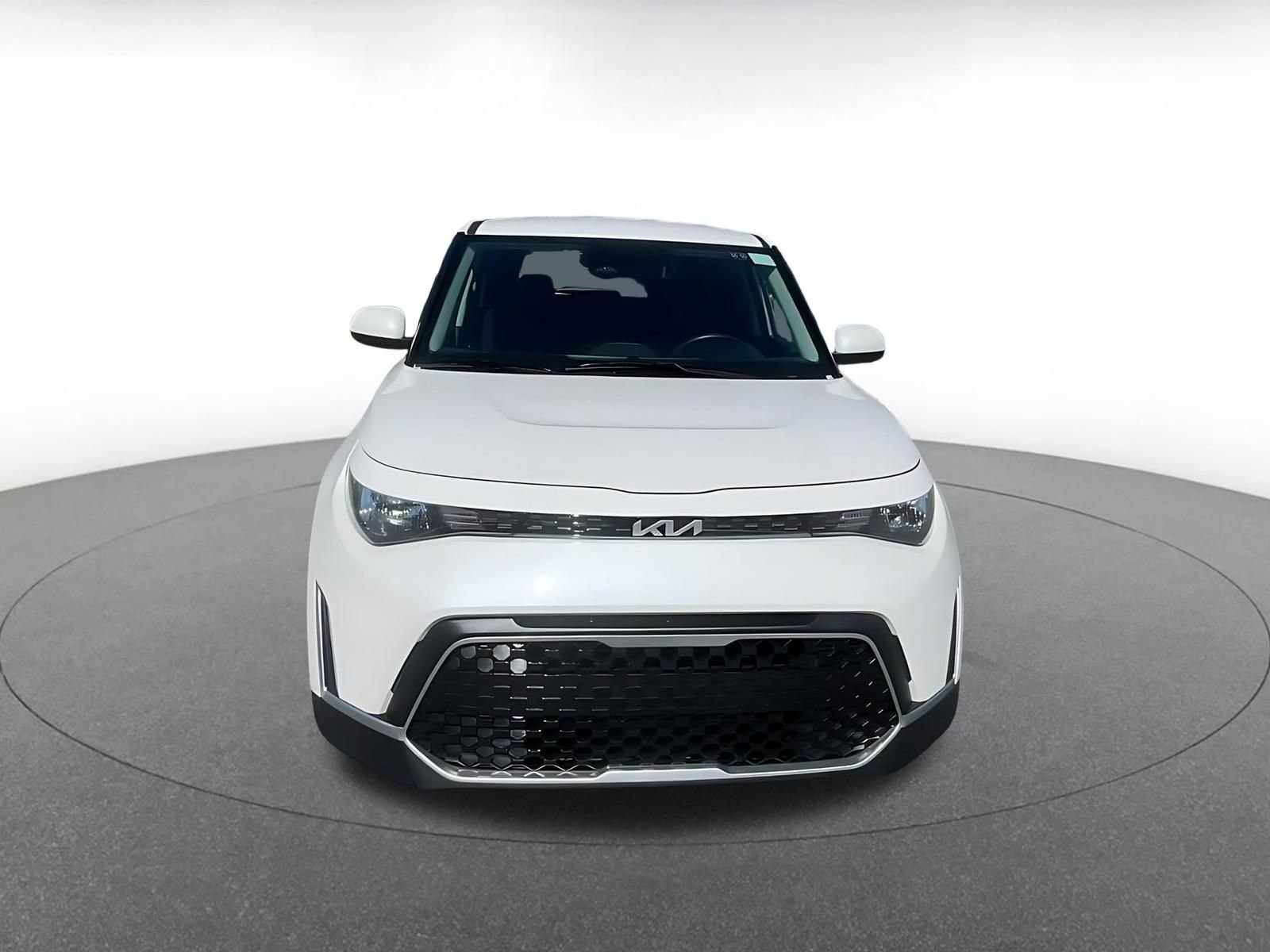 Used 2025 Kia Soul LX w/ LX Technology Package image 4