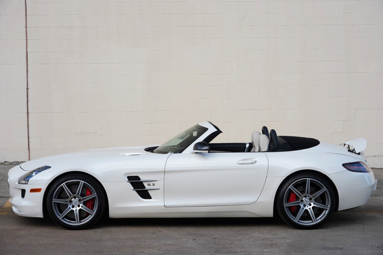Used 2012 Mercedes-Benz SLS AMG Roadster image 41