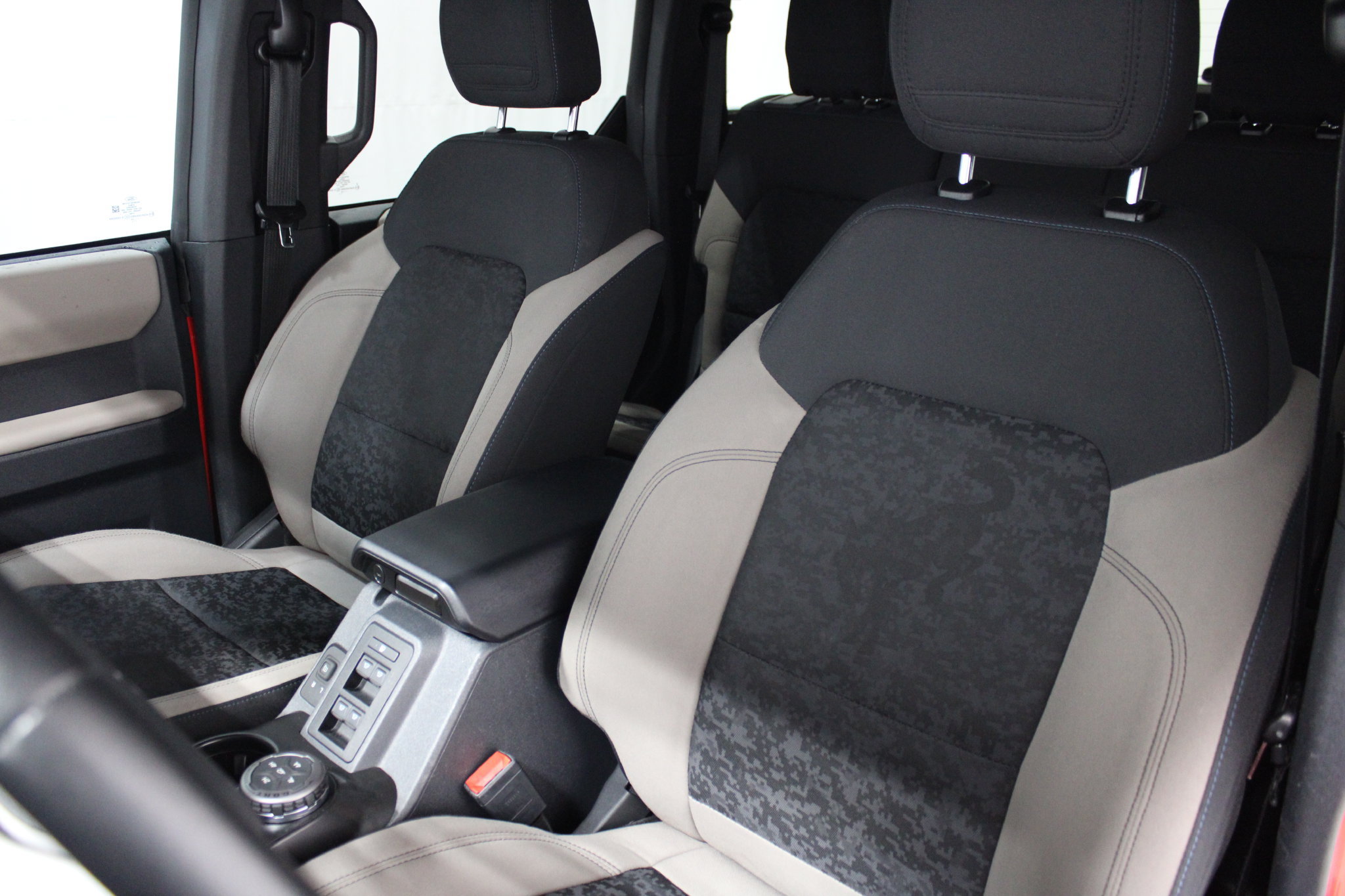 Used 2022 Ford Bronco Wildtrak AWD/4WD image 11
