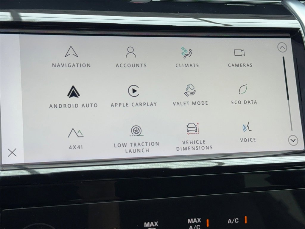 Used 2023 Land Rover Discovery Sport SE image 25