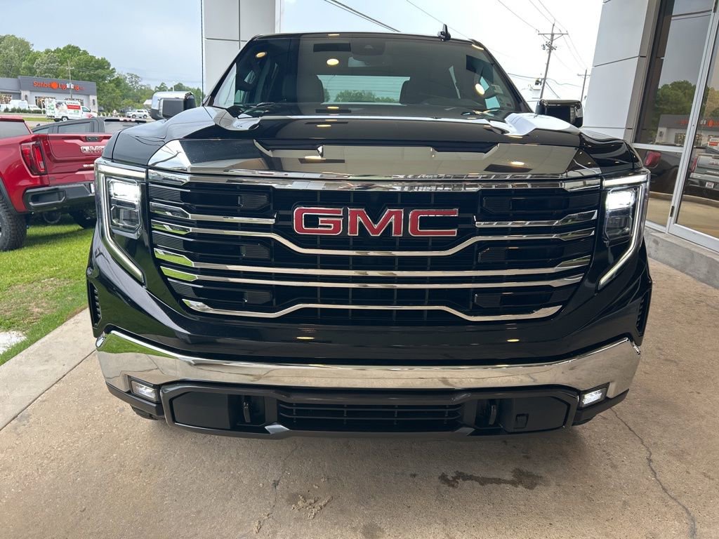 Used 2023 GMC Sierra 1500 SLT w/ SLT Premium Package image 3