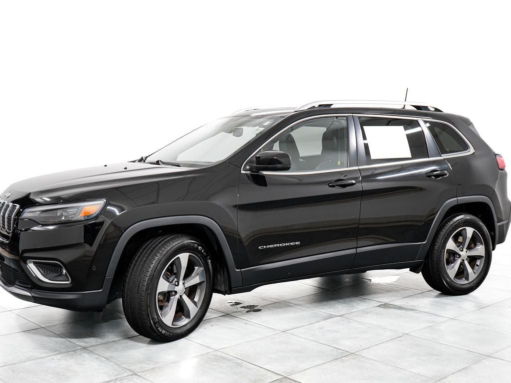 Used 2019 Jeep Cherokee Limited w/ Luxury Group AWD/4WD image 4