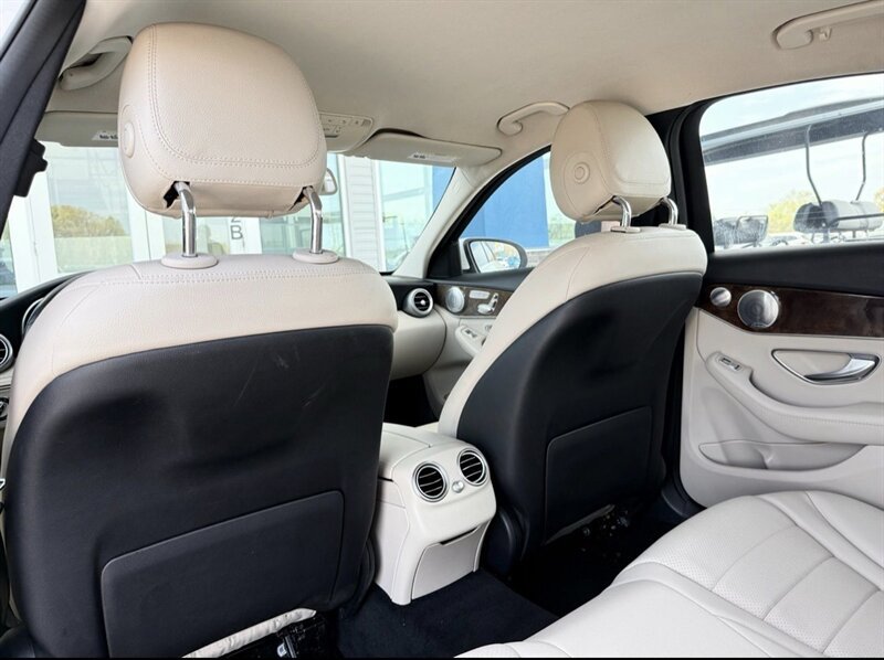 Used 2016 Mercedes-Benz C 300 4MATIC Sedan image 24