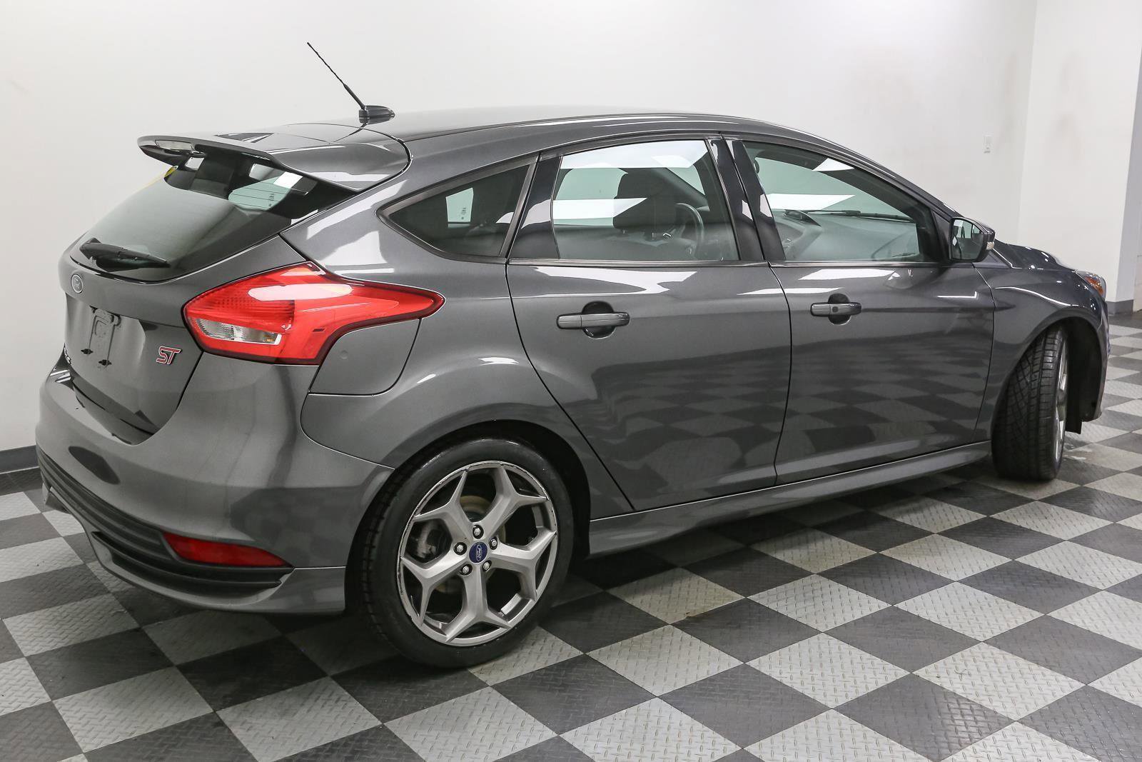 Used 2017 Ford Focus ST FWD image 8