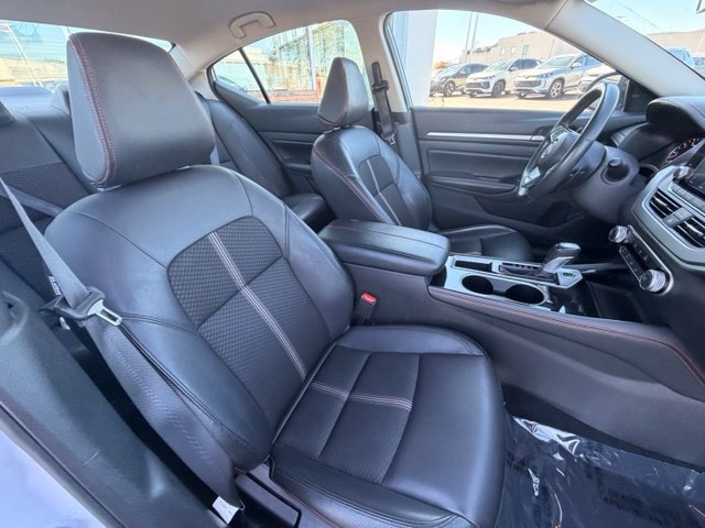 Used 2024 Nissan Altima 2.5 SR FWD image 29