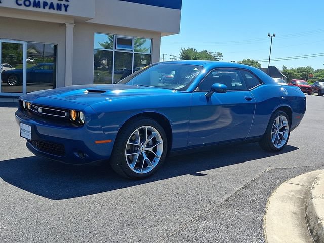 Used 2021 Dodge Challenger SXT w/ Plus Package RWD image 3