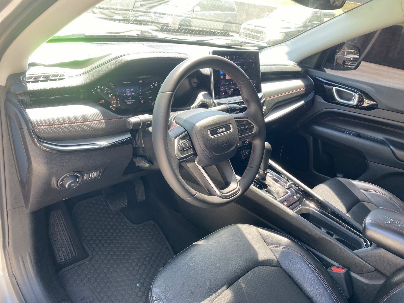 Used 2022 Jeep Compass Trailhawk w/ Sun and Sound Group AWD/4WD image 27