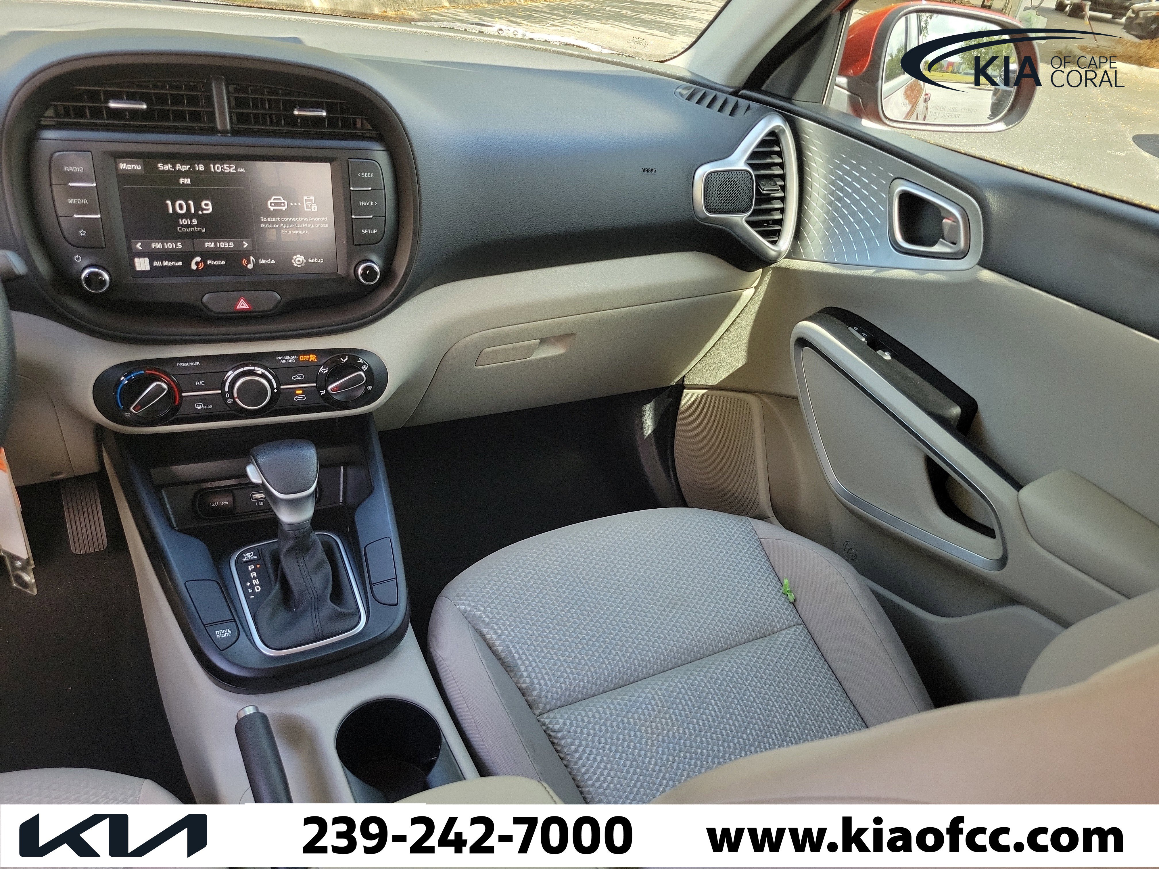 Certified 2025 Kia Soul LX w/ LX Technology Package image 18