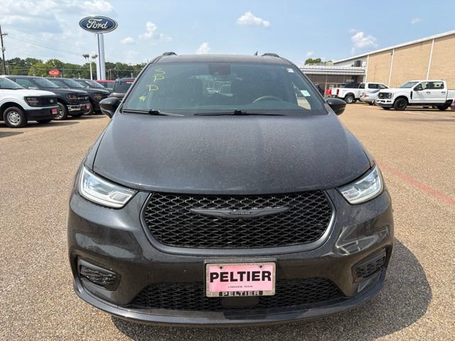 Used 2025 Chrysler Pacifica Limited FWD image 10