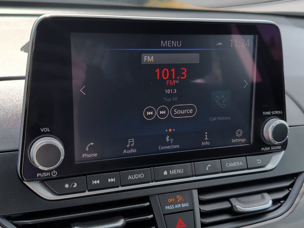 Used 2025 Nissan Altima 2.5 SV FWD image 19