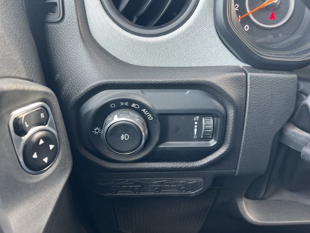 Used 2024 Jeep Wrangler Sport S image 16