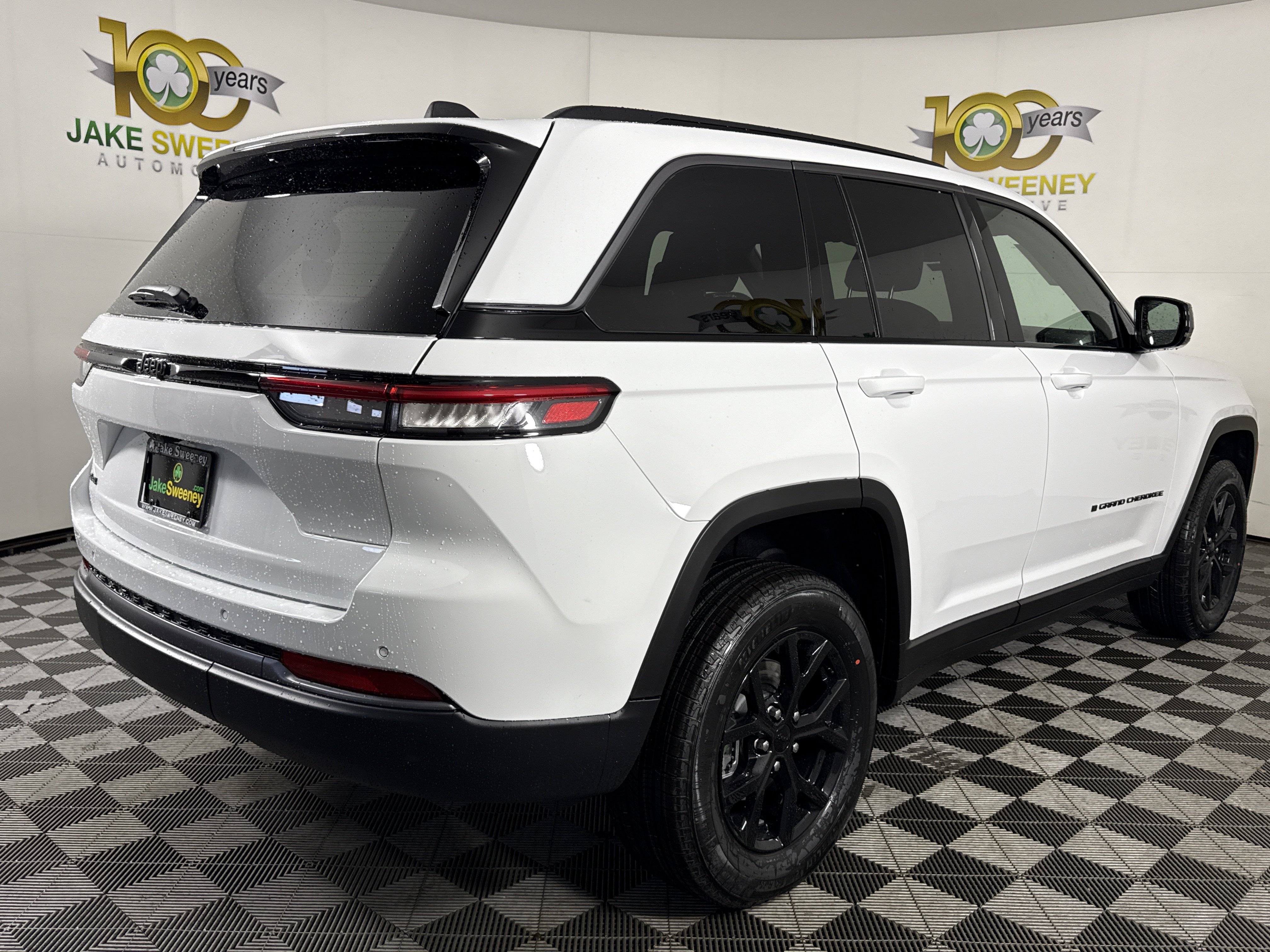 New 2026 Jeep Grand Cherokee Altitude AWD/4WD image 10