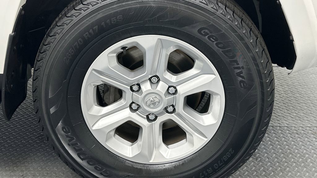 Certified 2022 Toyota 4Runner SR5 Premium w/ Moonroof Package image 21