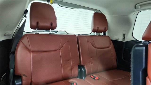Used 2021 Lexus LX 570 4WD w/ 3rd Row & Luxury Pkg image 28
