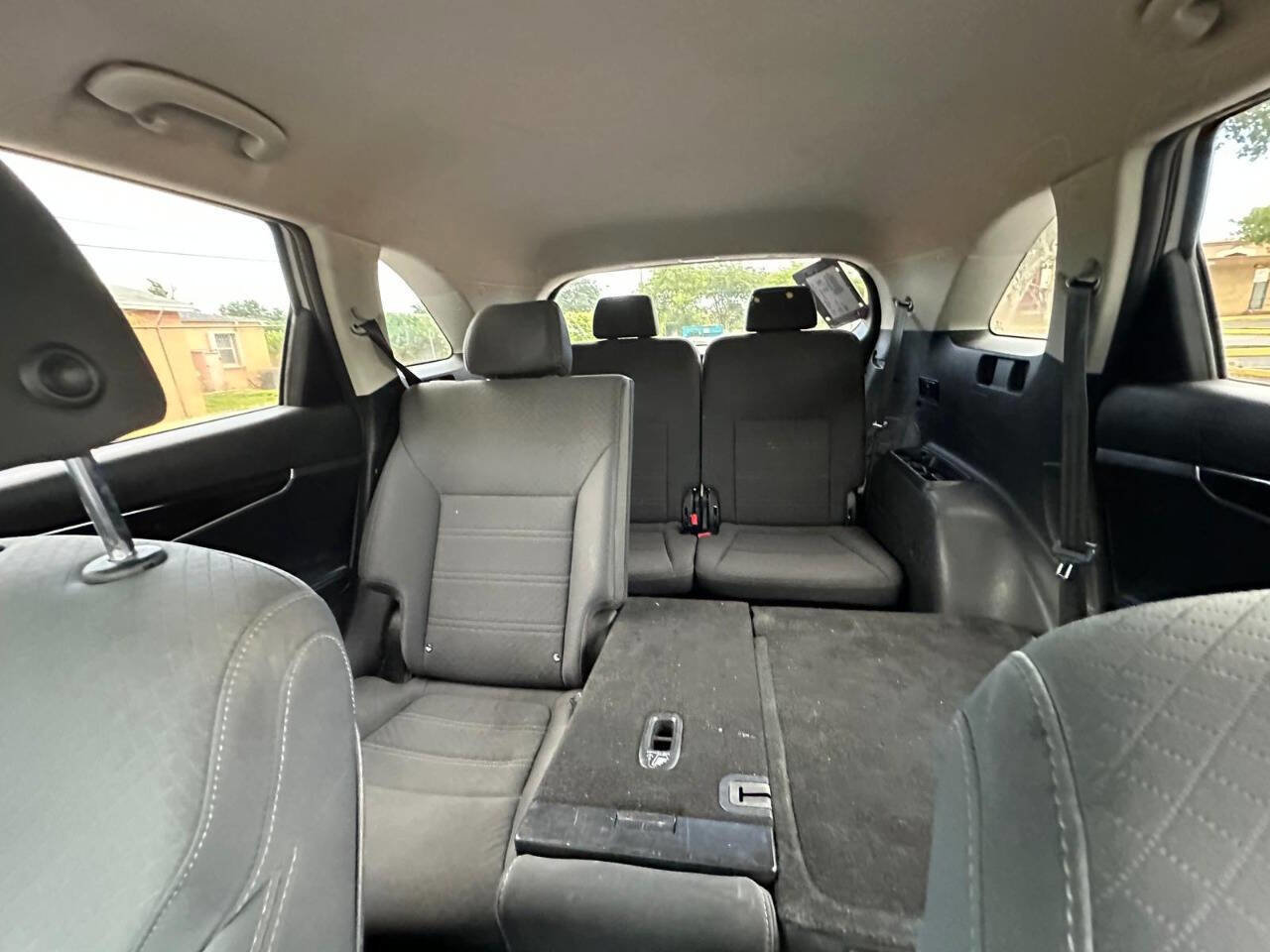 Used 2019 Kia Sorento AWD V6 image 5