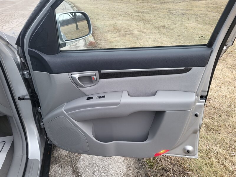 Used 2008 Hyundai Santa Fe SE FWD image 27