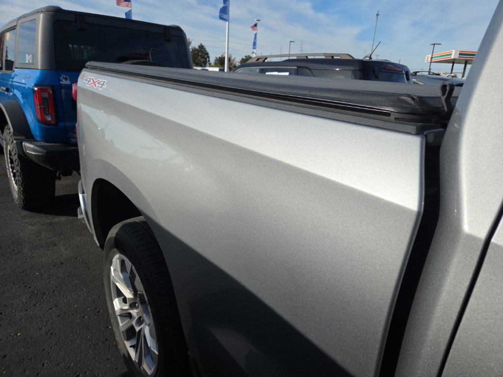 Used 2023 Chevrolet Silverado 1500 LTZ AWD/4WD image 7