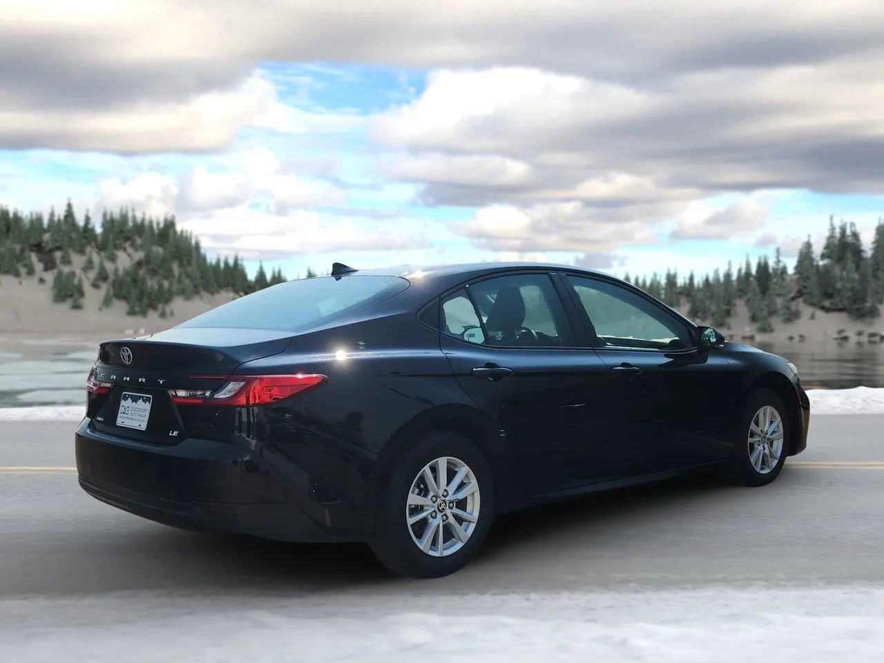 Used 2025 Toyota Camry LE image 7