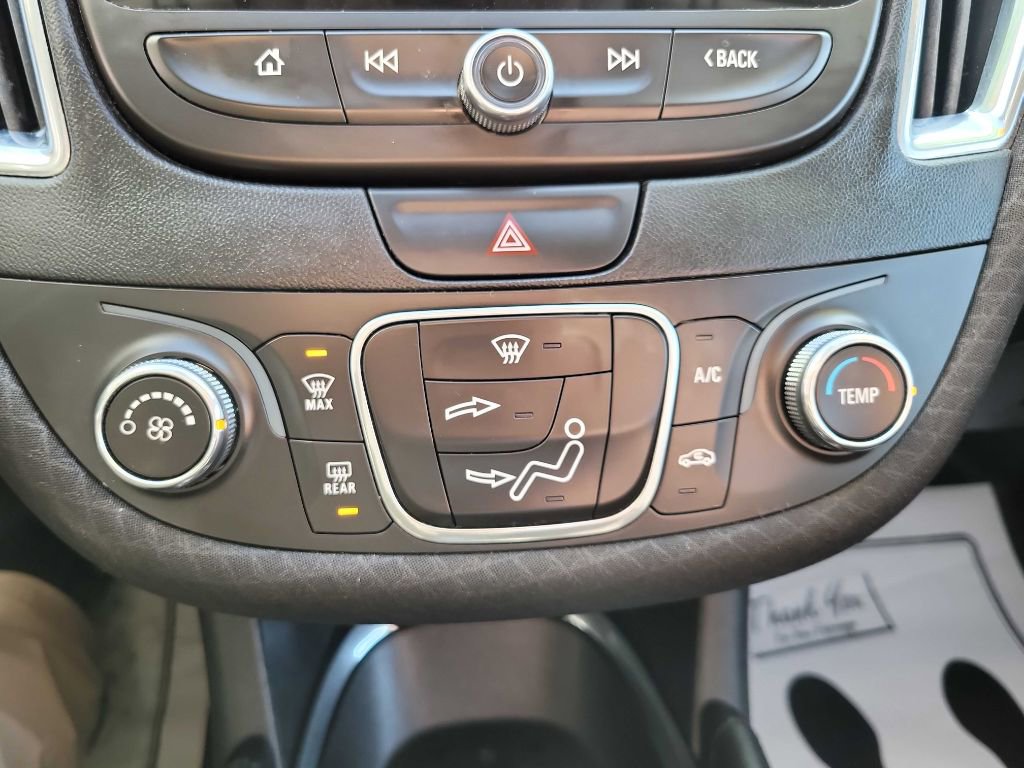 Used 2018 Chevrolet Malibu LT image 31