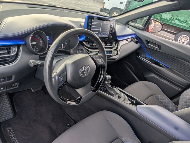 Used 2020 Toyota C-HR XLE FWD image 10