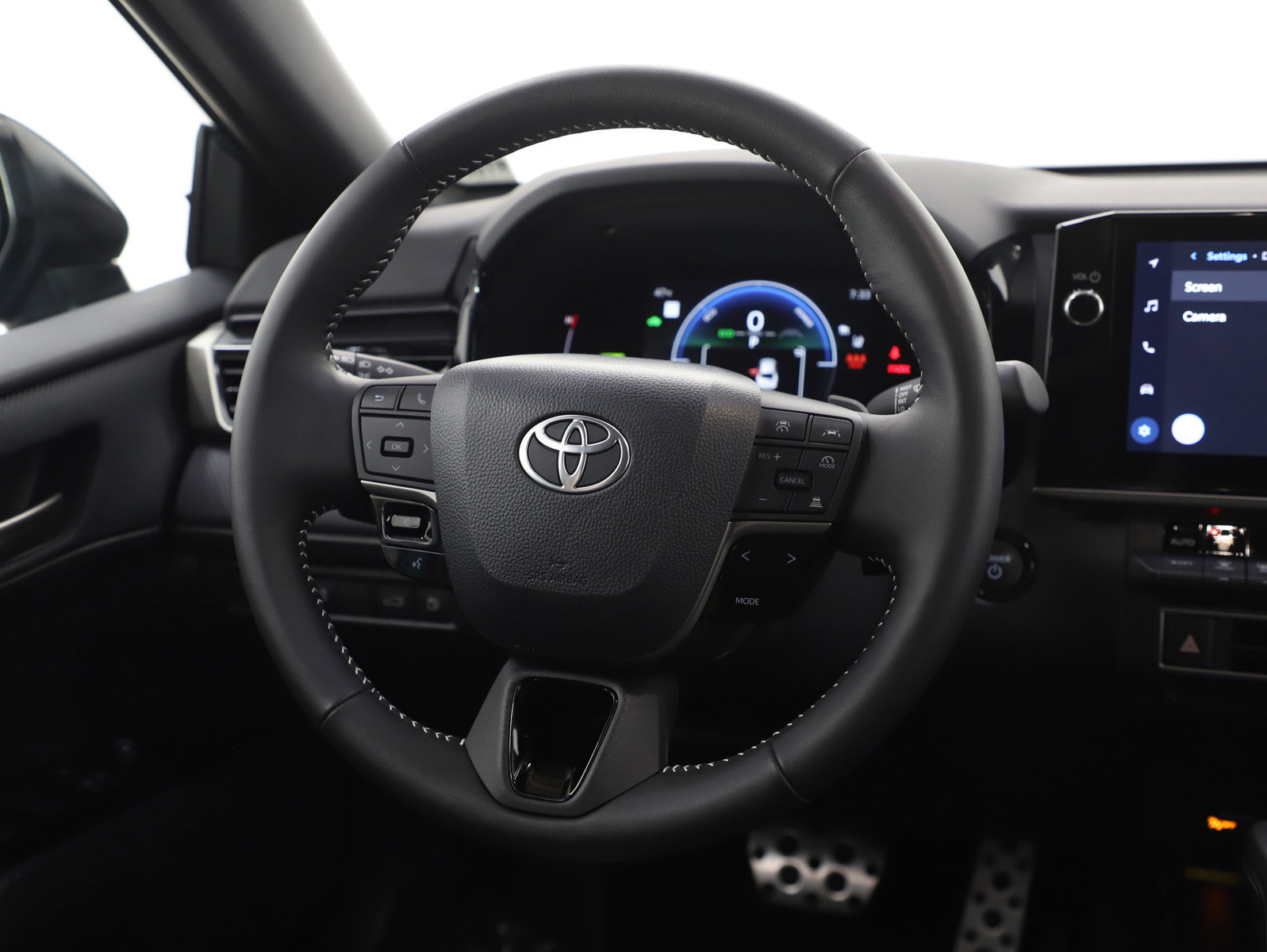 Used 2026 Toyota Camry SE w/ Multimedia Upgrade Package image 15