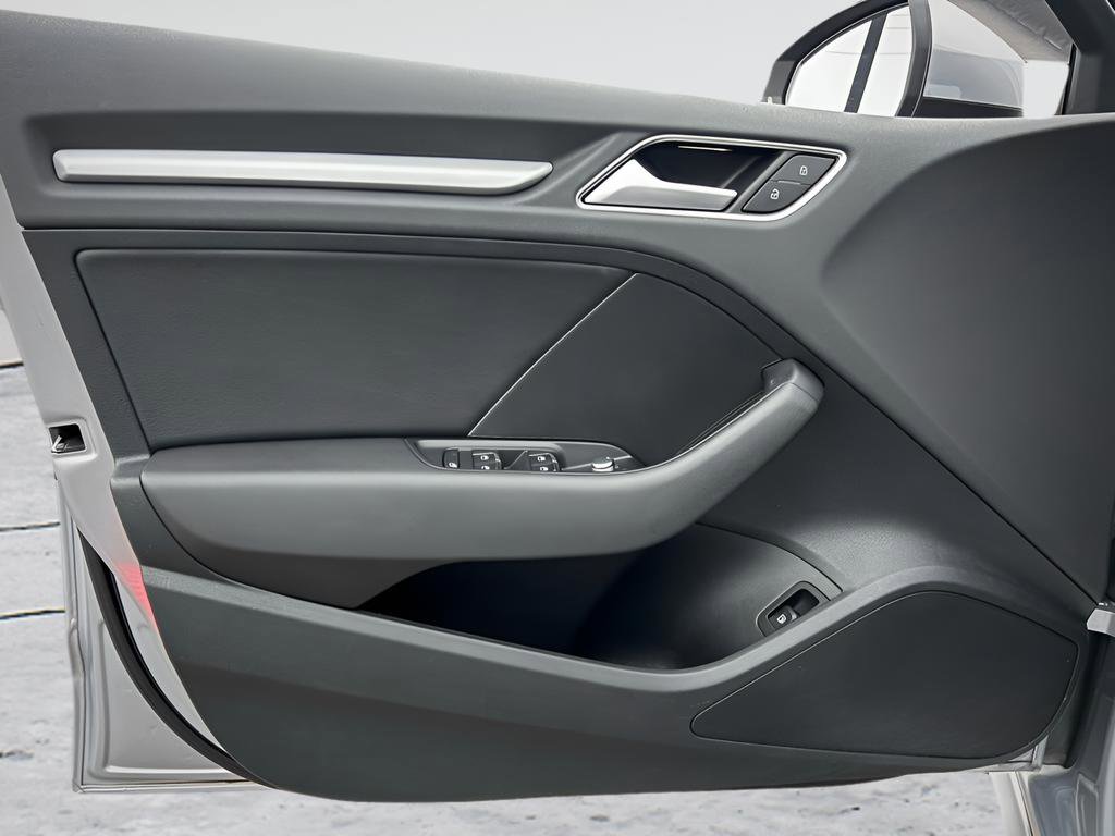 Used 2016 Audi A3 e-tron Premium w/ 17" Wheel Package image 31