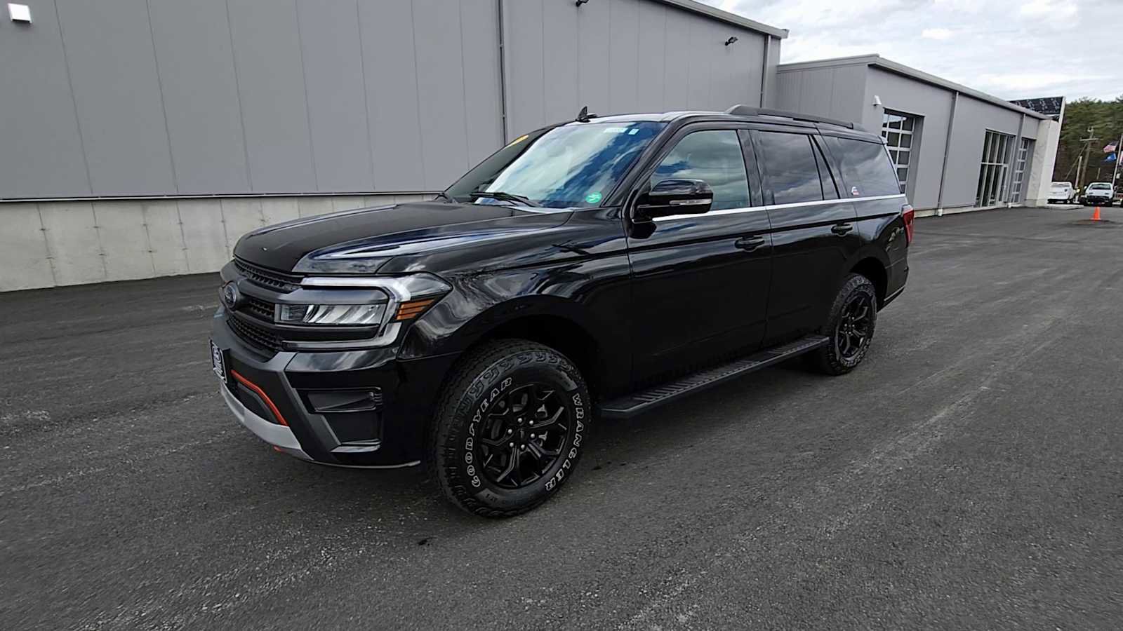 Used 2023 Ford Expedition Timberline image 4