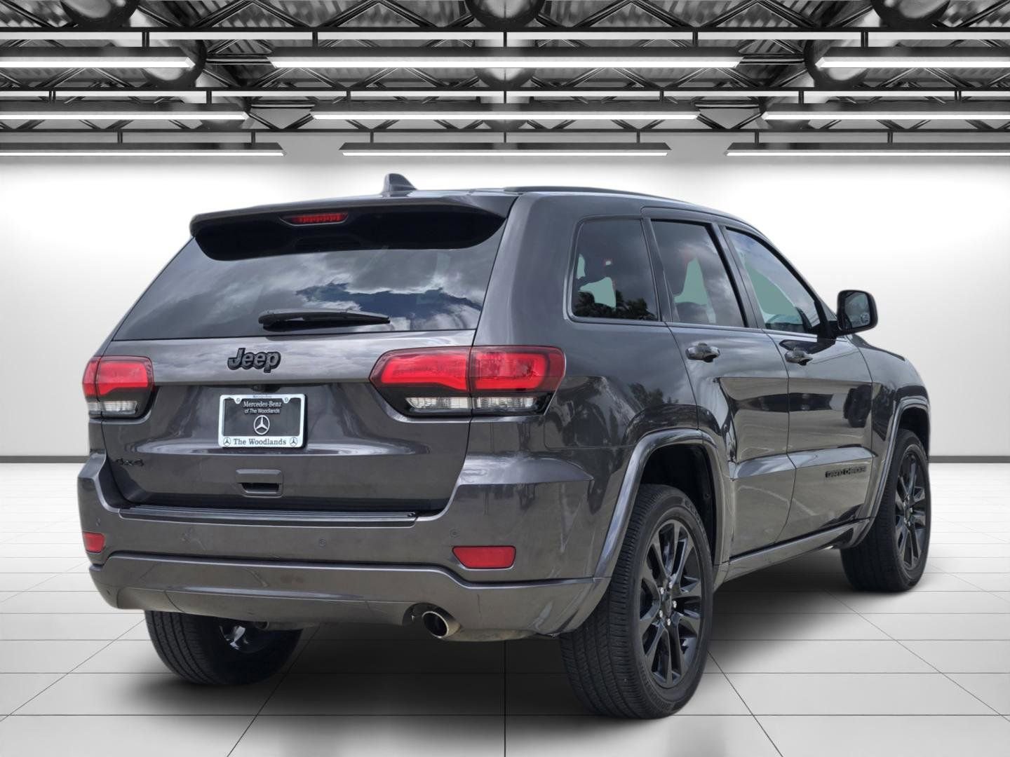 Used 2018 Jeep Grand Cherokee Altitude image 7