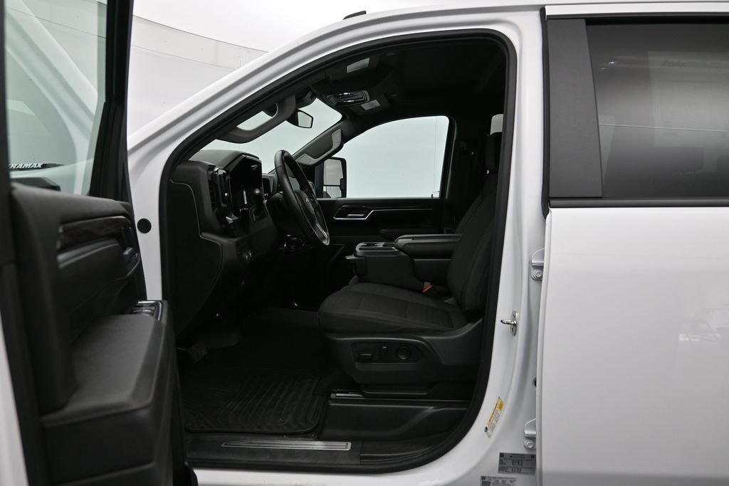 Used 2025 Chevrolet Silverado 2500 LT w/ Convenience Package AWD/4WD image 21