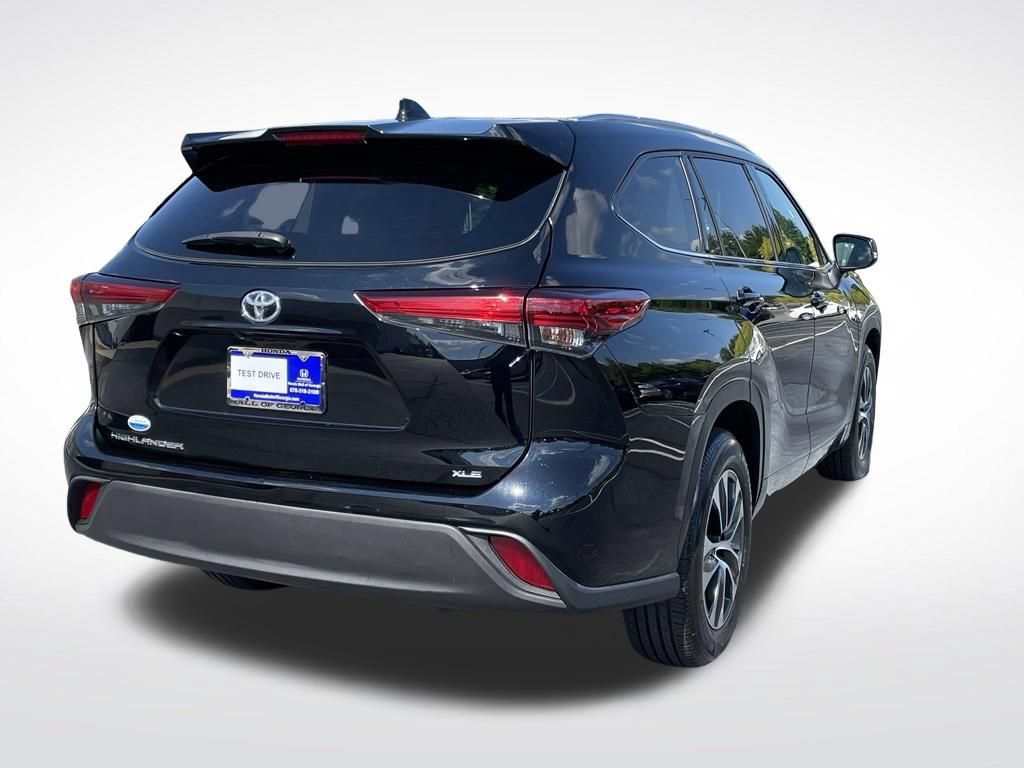 Used 2020 Toyota Highlander XLE FWD image 6
