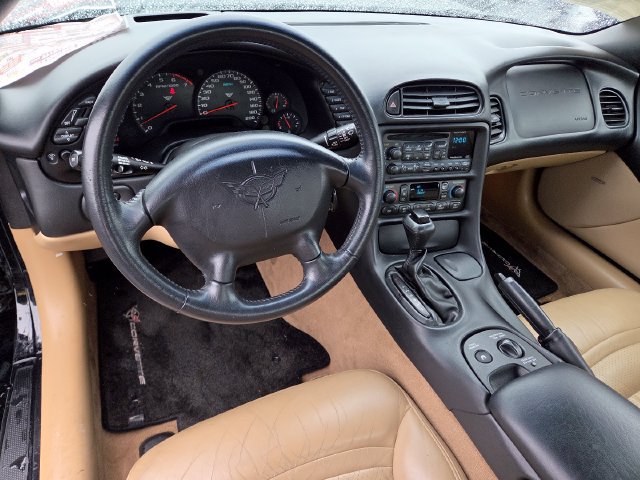 Used 2004 Chevrolet Corvette Convertible w/ Preferred Equipment Group RWD image 17