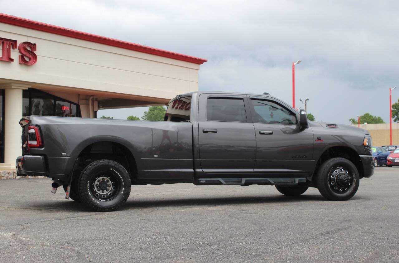 Used 2024 RAM 3500 Big Horn w/ Night Edition AWD/4WD image 3